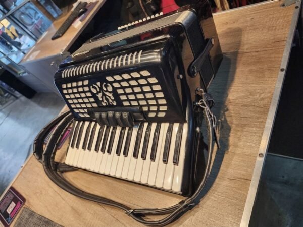 Acordeon 34 Teclas 72 Bajos 5 Registros YJP-3472 HEIMOND LA FUSA