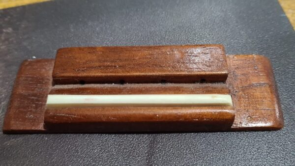 Puente UKE1 Madera de Cedro P/Ukelele MI RAZA