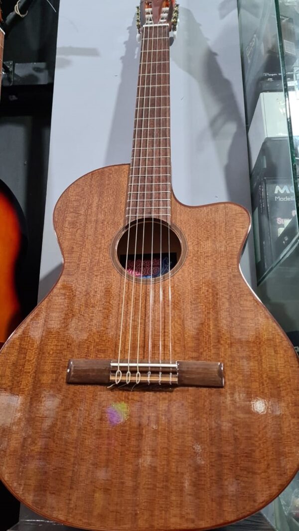 Guitarra Clasica Criolla 50D 1/2 Caja C/Corte y Microfono /Afinador Casa Orellano