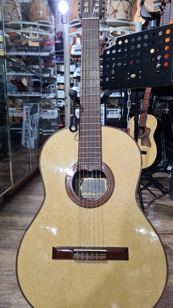 Guitarra T150 Clasica Criolla Concierto C/Microfono ANTIGUA CASA NUÑEZ.