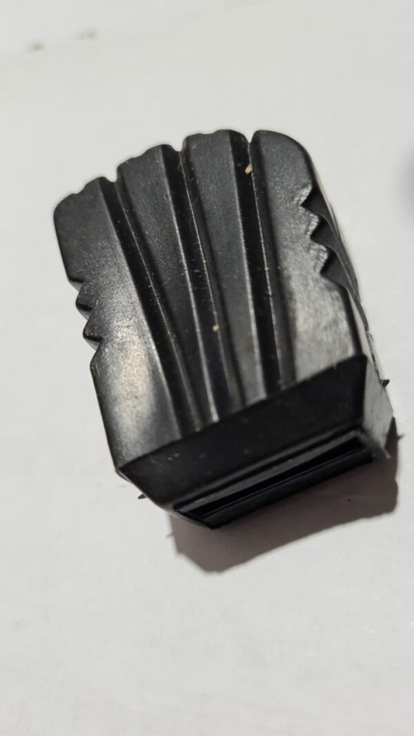 Regaton C25 P/Banqueta x Unidad PowerBeat INTERMUSICA