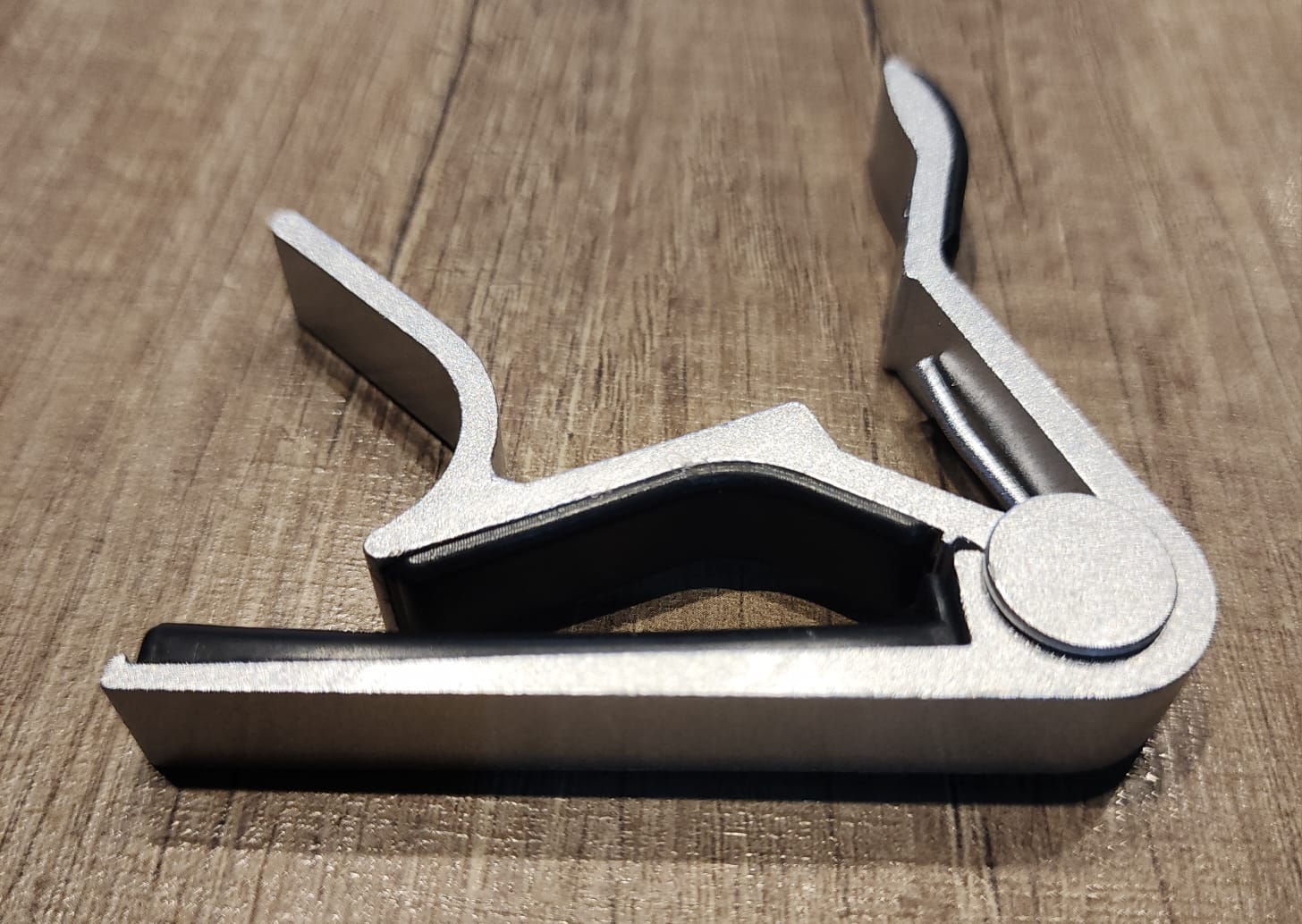 Capo Transporte RTC21-EL Plateado Para Guitarra Electrica O Acustica Redtone MAGIC MUSIC - Imagen 2