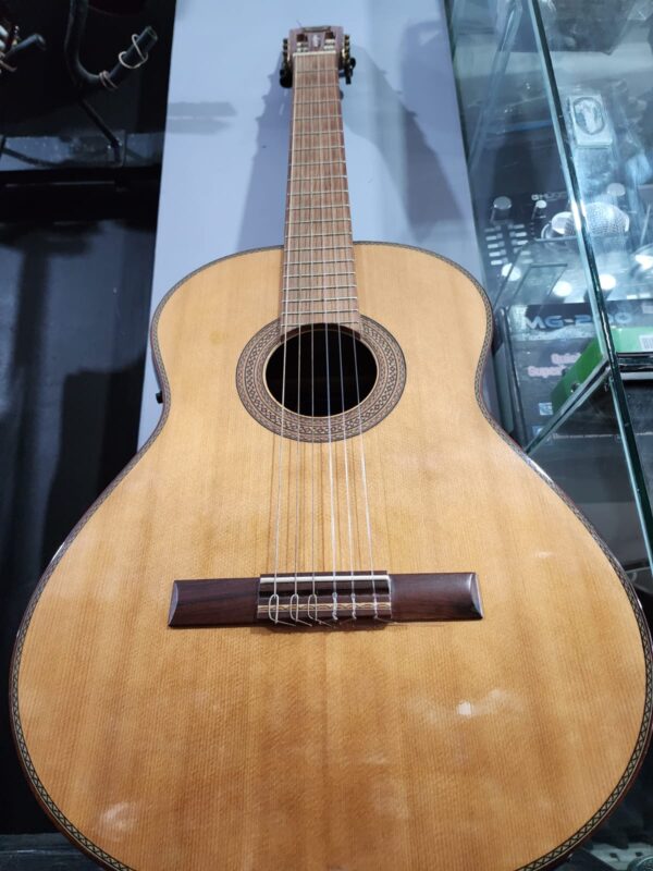 Guitarra Clasica De Concierto Mod.130 Aniversario C/Microfono Afinador Digital BREYER