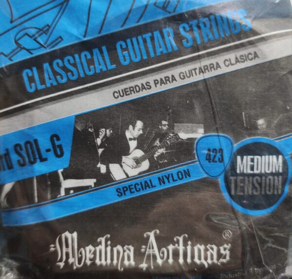 Cuerda Suelta SOL Clasica 3ra Sobre Azul Plateada Medina Artigas BASE