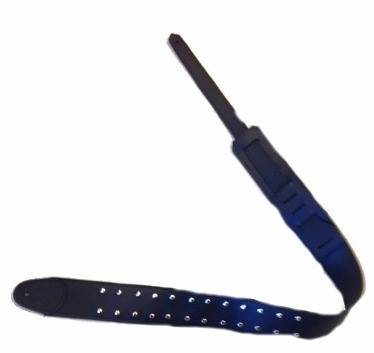 Correa 90900 Simil Cuero Guitarra/Bajo Con Tachas PARQUER