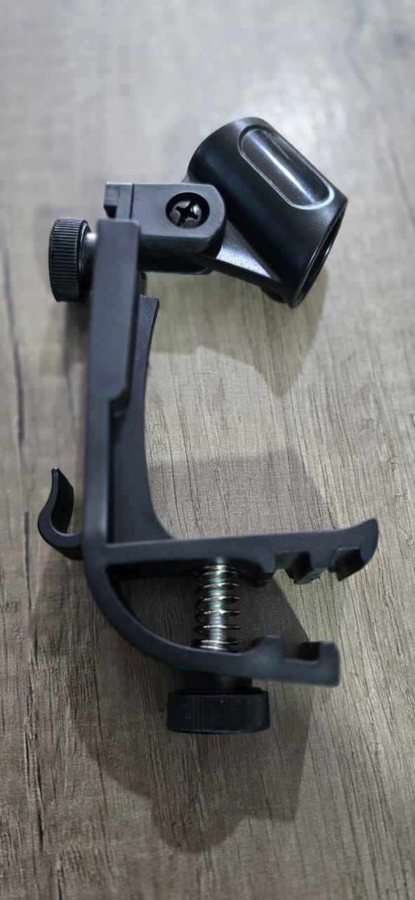 Soporte DR03 De Microfono Con Pipeta Para Bombo CHROMOS