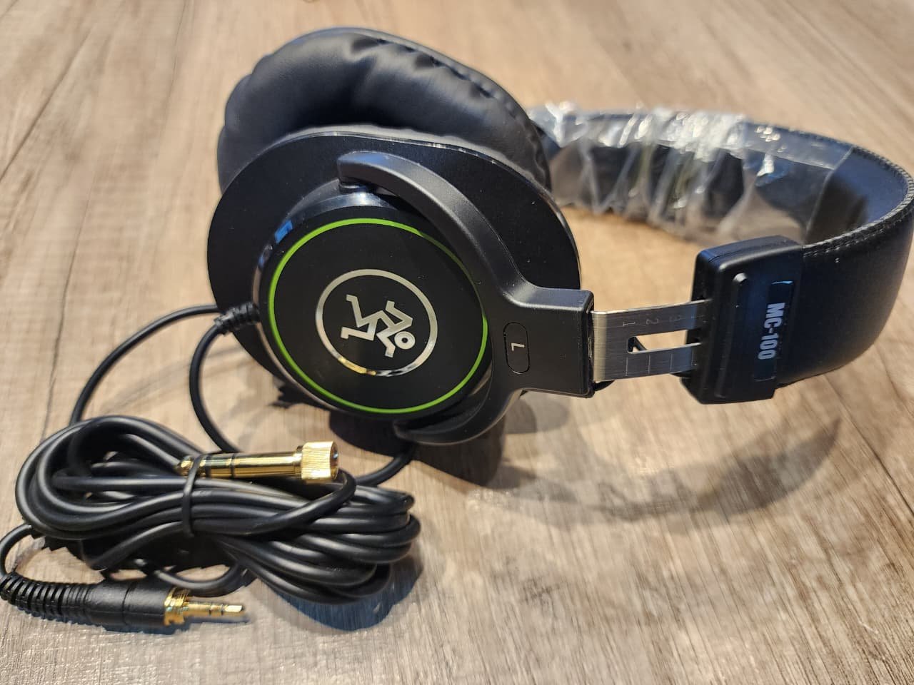 Auriculares MC100 Profesional Cerrados Para Monitoreo MACKIE IMPORT MUSIC - Imagen 2