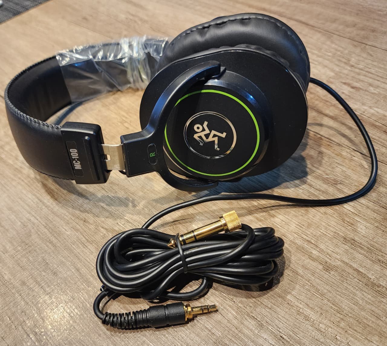 Auriculares MC100 Profesional Cerrados Para Monitoreo MACKIE IMPORT MUSIC - Imagen 3